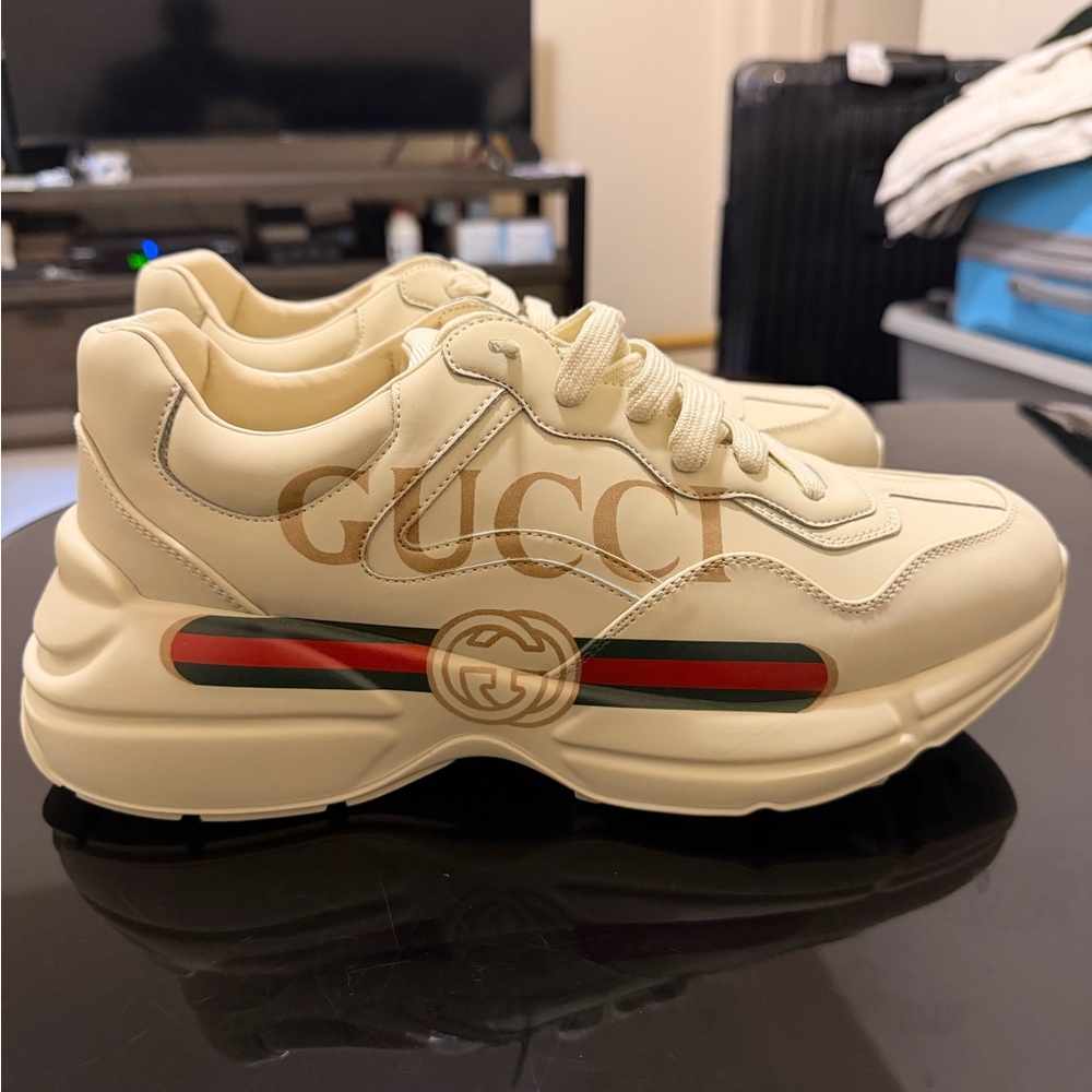 Gucci Beige Sneakers with Red and Green Accents
